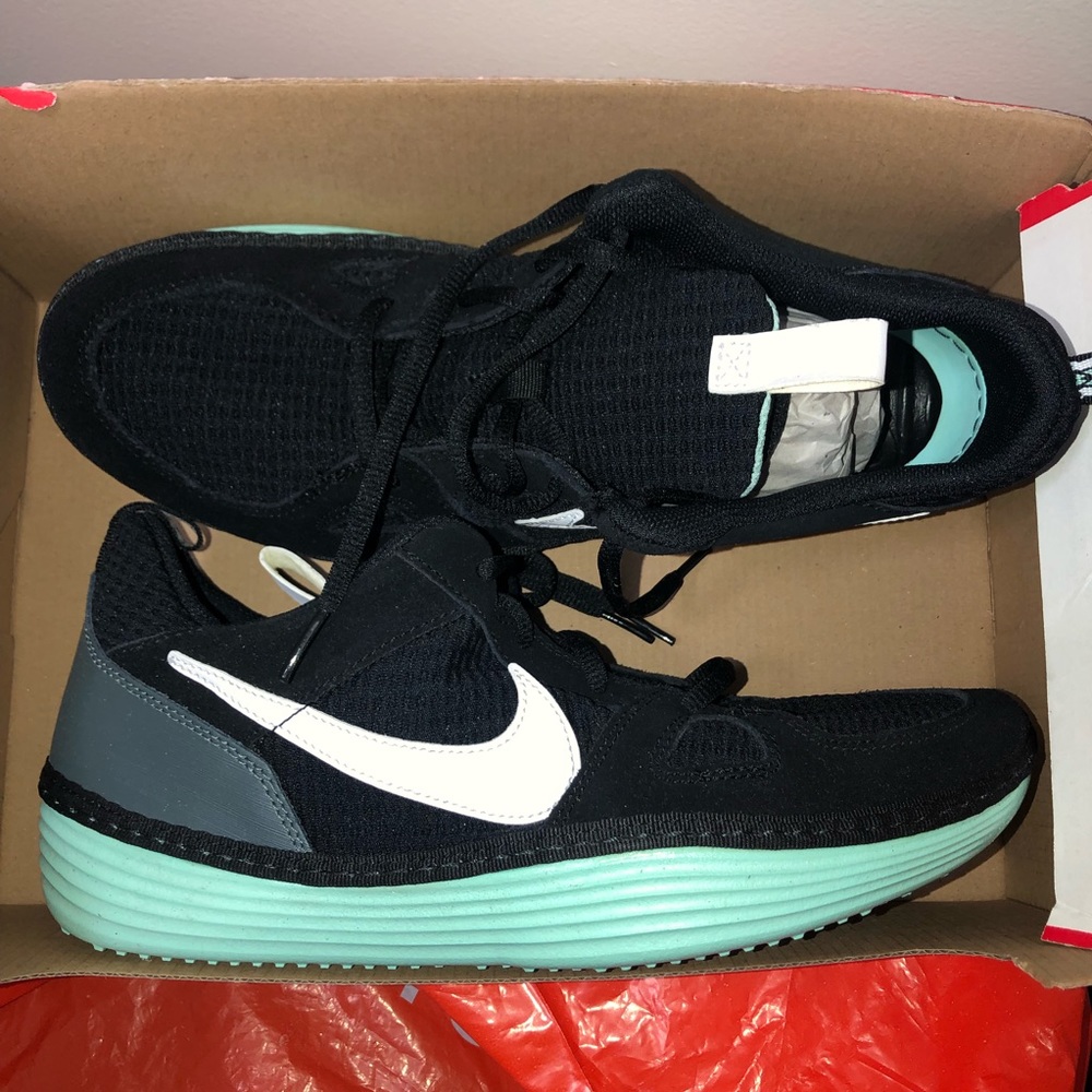 Men’s Nike solarsoft s